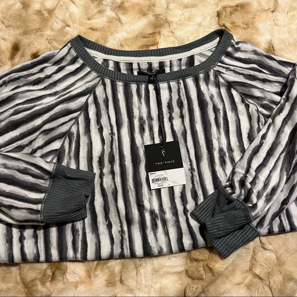 NWT SIMPLY VERA PJ top